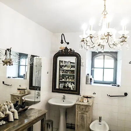 Le Vieux Prieure Bed & Breakfast