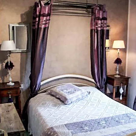 Le Vieux Prieure Bed & Breakfast *